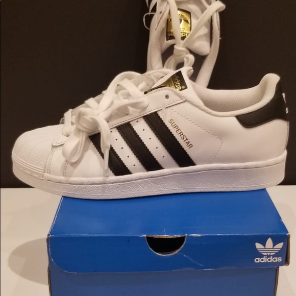 Adidas shoes - Picture 2 of 3